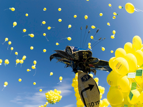 Das Tollwood ist nicht nur Spa&szlig; und Veranstaltungen, sondern setzt sich auch f&uuml;r die Umwelt ein. Hier beim Sommer-Tollwood 2007 mit einer Luftballon-Aktion.