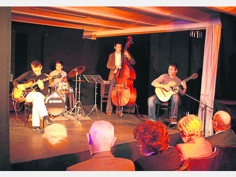 Technisch versiert und voll Gefühl präsentierten sich Florian Hödl, Max Müller, Thomas Pernpeitner und Daniel Fischer (von links) als Incredible Jazz in Bergkirchen. fOto: weg Technisch versiert und voll Gefühl präsentierten sich Florian Hödl, Max Müller, Thomas Pernpeitner und Daniel Fischer (von links) als Incredible Jazz in Bergkirchen. fOto: weg