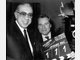 Fritz Wepper, alias Inspektor Harry Klein und Horst Tappert, alias Oberinspektor Derrick bei Dreharbeiten.