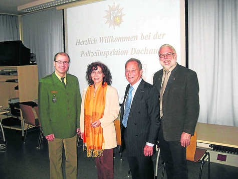 Hilfe beim Thema Personal bekam PI-Chef Thomas Rauscher gestern von Marianne Klaffki, Prof. Dr. Peter Paul Gantzer und Martin G&uuml;ll (von links nach rechts) zugesichert. Foto: cse