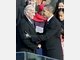 Obama gratuliert seinem Vizepr&auml;sidenten Joe Biden nach dessen Vereidigung.