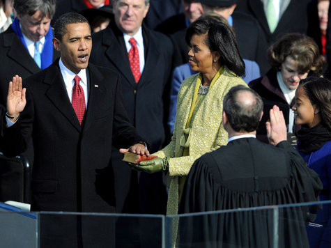 Barack Obama (l.) legt den Amtseid ab. Barack Obama (l.) legt den Amtseid ab.