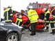Bei einem Unfall zwischen Jesenwang und Moorenweis krachten wegen des Schneefalls f&uuml;nf Autos ineinander. Feuerwehrm&auml;nner mussten eine 73-J&auml;hrige aus dem Fahrzeug schneiden.