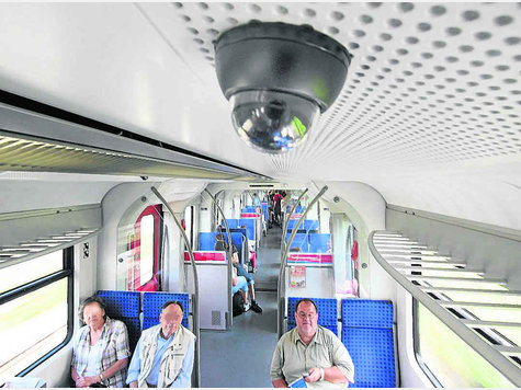 Das Videoauge fährt mit: 60 S-Bahnzüge sind bisher mit Kameras ausgestattet worden. Foto: mw Das Videoauge fährt mit: 60 S-Bahnzüge sind bisher mit Kameras ausgestattet worden. Foto: mw