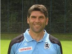 Uwe Wolf &uuml;bernimmt nach der Entlassung von Marco Kurz das Kommando. Wie lange er auf der Trainerbank bleibt, ist noch nicht gekl&auml;rt.
