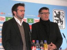 Miroslav Stevic und Manfred Stoffers verk&uuml;nden die Entscheidung.