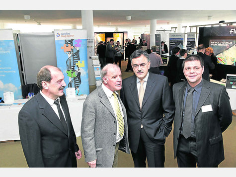 Trafen sich auf der &bdquo;qPCR-Tagung 2009&ldquo; in Weihenstephan: Heinrich Meyer, Nobelpreistr&auml;ger Kary Mullis, Wolgang Herrmann und Michael Pfaffl.