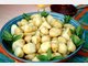 Kartoffeln: Die beliebte Knolle schmeckt gut, ist preiswert und kalorienarm. Kartoffeln enthalten viele Vitalstoffe, die in ihr enthaltene St&auml;rke gibt uns geistige und k&ouml;rperliche Kraft, ihre basischen Elemente sch&uuml;tzen vor &Uuml;bers&auml;uerung und durch ihr Vitamin C baut der K&ouml;rper Gl&uuml;ckshormone auf