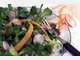 Gr&uuml;ner Salat ist reich an Ballaststoffen und f&ouml;rdert die Verdauung. Die enthaltenen Vitamine und Mineralstoffe st&auml;rken das Herz. Der Farbstoff Chlorophyll macht den Salat nicht nur gr&uuml;n, er f&ouml;rdert auch die Sauerstoffzufuhr zum Gehirn und sch&auml;rft so die Konzentration