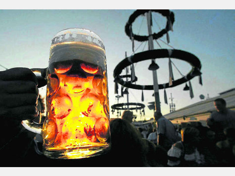 Kostbares Gut: Das bayerische Bier wird womöglich teurer. Foto: ddp Kostbares Gut: Das bayerische Bier wird womöglich teurer. Foto: ddp