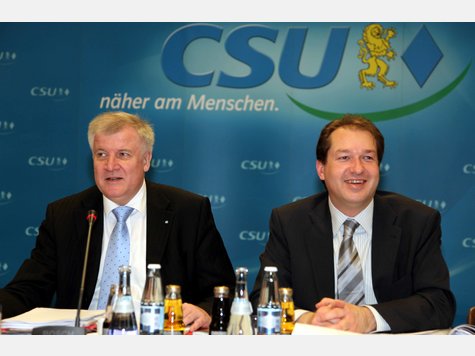 Seehofer und Dobrindt zum Abschluss der Klausurtagung. Seehofer und Dobrindt zum Abschluss der Klausurtagung.