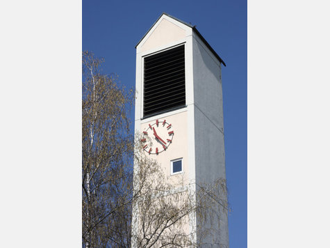 Der Kirchturm in Geretsried.