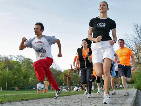Leichtes Abrollen, gute Dämpfung – das sind zwei wichtige Kriterien für einen guten Schuh. In erster Linie muss er allerdings passen und bequem sein. Leichtes Abrollen, gute Dämpfung – das sind zwei wichtige Kriterien für einen guten Schuh. In erster Linie muss er allerdings passen und bequem sein.