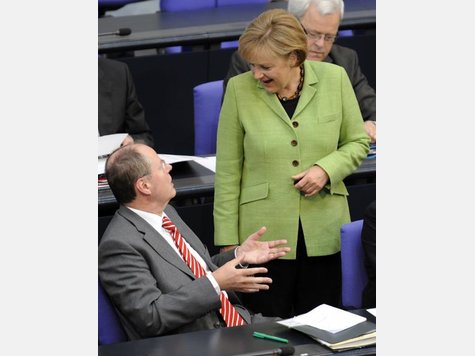 Wo kann man sparen? Merkel und Steinbr&uuml;ck suchen nach einer L&ouml;sung.