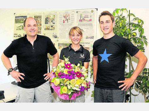 Die Radsportlerin Claudia Häusler stand gestern in der Redaktion Sportredakteur Peter Borchers (li.) und dem Radsportexperten unserer Zeitung, Werner Müller-Schell, Rede und Antwort. Foto: Lippert Die Radsportlerin Claudia Häusler stand gestern in der Redaktion Sportredakteur Peter Borchers (li.) und dem Radsportexperten unserer Zeitung, Werner Müller-Schell, Rede und Antwort. Foto: Lippert
