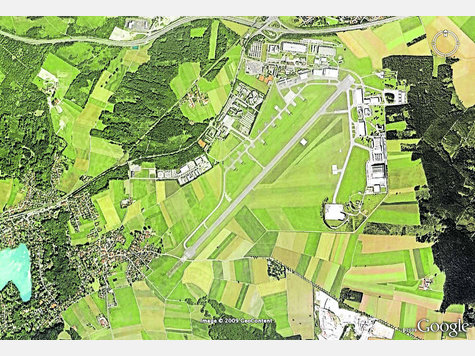 Wie es auf dem Sonderflughafen weiter geht, wird das Verwaltungsgericht mit seinem Urteil festlegen, das in zwei Wochen erwartet wird. Foto: google-earth Wie es auf dem Sonderflughafen weiter geht, wird das Verwaltungsgericht mit seinem Urteil festlegen, das in zwei Wochen erwartet wird. Foto: google-earth