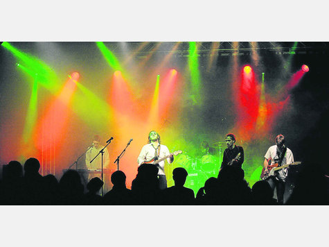 Die Ebersberger Gruppe „Depotat“ trat bei dem Schöne Töne Rock-Festival im Ebersberger Stadtsaal als Vorband auf. foto: stefan rossmann Die Ebersberger Gruppe „Depotat“ trat bei dem Schöne Töne Rock-Festival im Ebersberger Stadtsaal als Vorband auf. foto: stefan rossmann