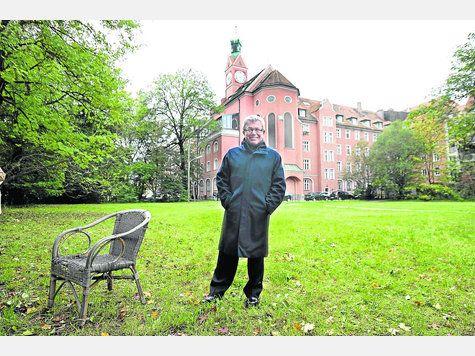 Im Oktober besuchte Star-Architekt Daniel Libeskind das Areal Am Gries, jetzt gibt es Ärger um einen Gottesdienst, den Beth Shalom dort plante. Klaus Haag Im Oktober besuchte Star-Architekt Daniel Libeskind das Areal Am Gries, jetzt gibt es Ärger um einen Gottesdienst, den Beth Shalom dort plante. Klaus Haag