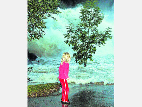 Bedrohliche Aussichten: Hochwasserereignisse &ndash; hier ein Foto vom Sylvensteinstausee bei der Augustflut 2005 &ndash; werden durch den Klimawandel h&auml;ufiger und schlimmer. Archiv
