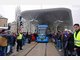 Gro&szlig;es Gedr&auml;nge bei Jungfernfahrt der Tram 23