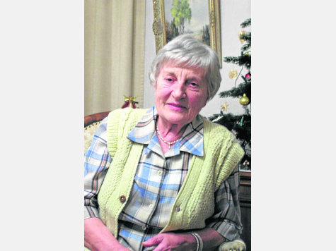 Ilse Mayr trat dem Roten Kreuz mit    16 Jahren bei.             foto: fkn
