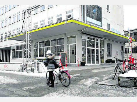 Nur noch zwei Wochen hat das &bdquo;Caf&eacute; King&ldquo;, eine ehemalige Tankstelle an der M&uuml;llerstra&szlig;e, ge&ouml;ffnet. Foto: Klaus Haag