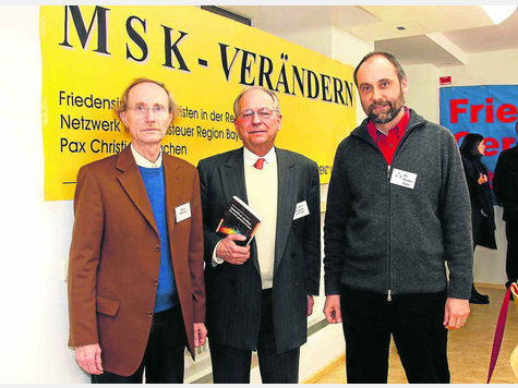 Wof&uuml;r steht der Begriff &bdquo;Sicherheit&ldquo;? Siko-Chef Wolfgang Ischinger (M.) mit Klaus Mittlmeier (l.) und Thomas Mohr. rk