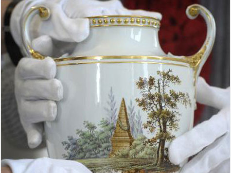 Deckelvase aus dem Jahre 1773 Deckelvase aus dem Jahre 1773