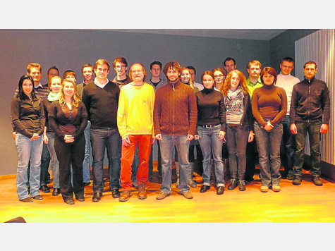 Die ersten Gespr&auml;che mit Greenpeace sind positiv verlaufen: Vertreter der Jungen Union und der Umweltschutz-Organisation trafen sich in Germering. tb-foto