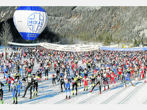 Über 3000 Teilnehmer gehen an diesem Wochenende beim König-Ludwig-Lauf an den Start. Mindestens ebenso viele Zuschauer und Fans sorgen dafür, dass die Betten im Ammertal sehr gut belegt sind. Foto: Kögl Über 3000 Teilnehmer gehen an diesem Wochenende beim König-Ludwig-Lauf an den Start. Mindestens ebenso viele Zuschauer und Fans sorgen dafür, dass die Betten im Ammertal sehr gut belegt sind. Foto: Kögl