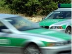 Lkw mit Lebensmitteln stürzt Böschung hinunter