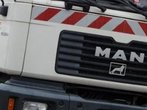 Untersiemau: Geisterfahrer mit Laster walzt Leitplanken nieder