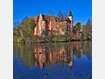 Aufw&auml;ndig renoviert hat Nico Forster das Taufkirchener Wasserschloss, das er 2005 gekauft hat.