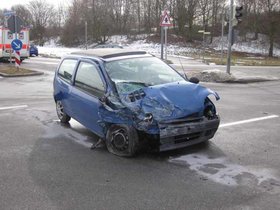 Unfall mit Pkw und Tanklastzug