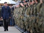 Verteidigungsminister Karl-Theodor zu Guttenberg (CSU) legt Konzept für sechsmonatigen Wehrdienst vor