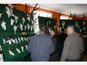 Bilder der Hegeschau der Hochwildhegegemeinschaft Wildsteig.