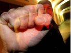 Mann prügelt seine Frau in München und verletzt sie schwer