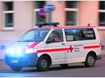 Arbeiter zwischen Hubwagen und Gabelstapler eingequetscht und schwer verletzt