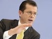 Guttenberg will Wehrpflicht früher verkürzen