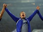 Manuel Neuer, Torwart des FC Schalke 04, sagt Ja zum FC Bayern / Uli Hoeneß erfreut Fans