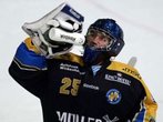EHC München: Goalie Sebastian Elwing mit überragender Leistung