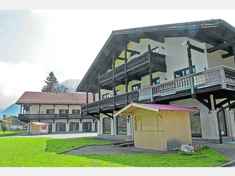 Neuer Glanz für die Perle: Die Investoren haben inzwischen konkrete Pläne für das Anwesen in bester Lage. foto: Plettenberg Neuer Glanz für die Perle: Die Investoren haben inzwischen konkrete Pläne für das Anwesen in bester Lage. foto: Plettenberg