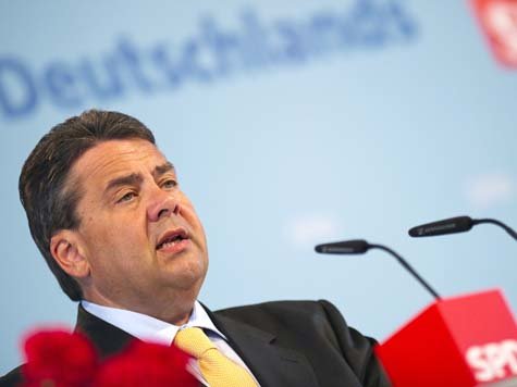 Sigmar Gabriel hat Bundeskanzlerin Angela Merkel in der Finanzmarktkrise hart angegriffen Sigmar Gabriel hat Bundeskanzlerin Angela Merkel in der Finanzmarktkrise hart angegriffen