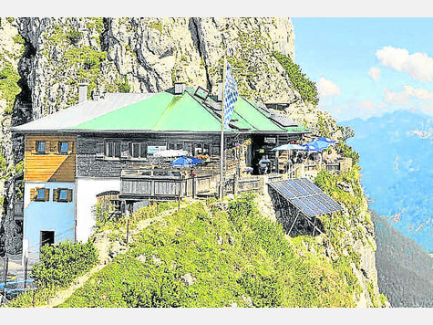 Die Tegernseer Hütte wurde für rund 400 000 Euro und mit viel Eigenleistung umgebaut. Foto: Archiv Die Tegernseer Hütte wurde für rund 400 000 Euro und mit viel Eigenleistung umgebaut. Foto: Archiv
