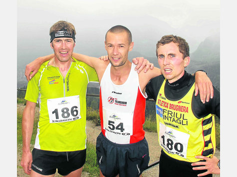 Die Schnellsten auf dem Kranzberg: (v.l.) Helmut Schiessl (2.), Sieger Gerd Frick und Hannes Rungger (3.). Fotos (2): Kunz