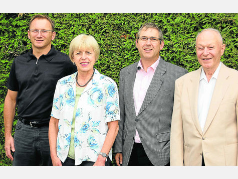 Der neue Vorstand der FWE: (v.l.) Elmar Ströhmer, Emmi Klein, Bernd Heilmeier und Fritz Schindler. Foto: tb Der neue Vorstand der FWE: (v.l.) Elmar Ströhmer, Emmi Klein, Bernd Heilmeier und Fritz Schindler. Foto: tb