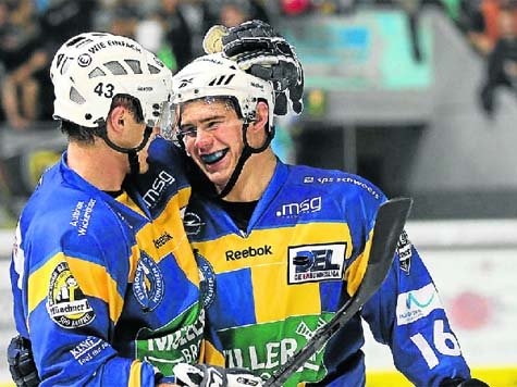 Gl&uuml;ckliche Sieger: Felix Petermann und Martin Buchwieser (rechts)