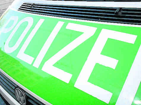616602649-polizeibeamte-mussten-einen-marder-seinen-qualen-befreien-eine-baerenfalle-geraten-war.9.jpg