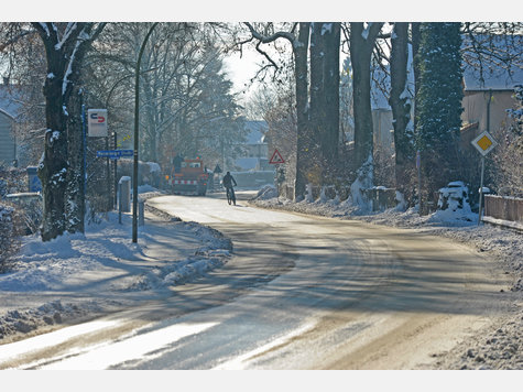 Paradiesisch: Die Wasserburger Straße in Grafing ohne Verkehr. Lange wird’s so nicht mehr aussehen. Foto: sro Paradiesisch: Die Wasserburger Straße in Grafing ohne Verkehr. Lange wird’s so nicht mehr aussehen. Foto: sro