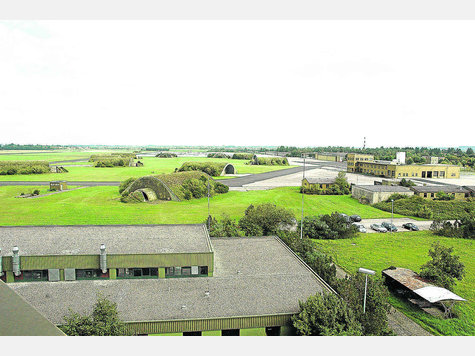 Es grünt so grün auf den Sheltern. Bald sollen hier Autos von BMW fahren. Foto: archiv Es grünt so grün auf den Sheltern. Bald sollen hier Autos von BMW fahren. Foto: archiv